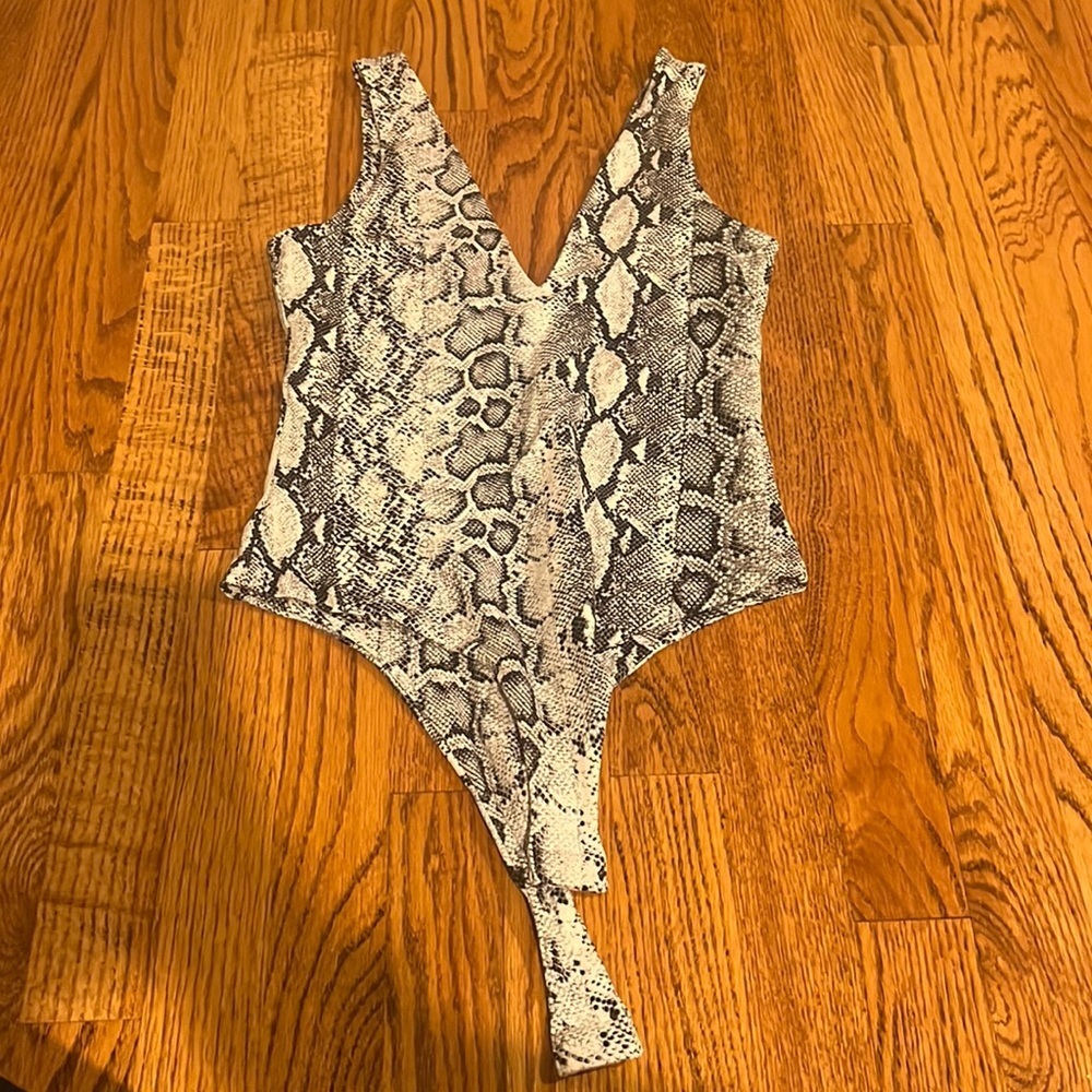 FORE Woman’s Snakeskin Bodysuit Size S